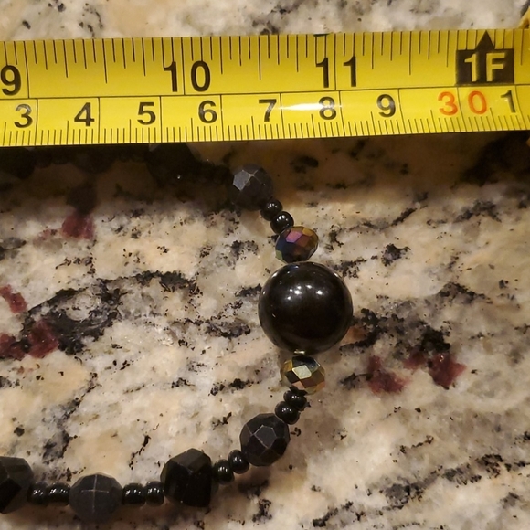 Black beaded necklace - Picture 5 of 5